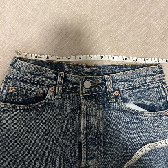 Size 26 Levi’s 501s Dark Wash Raw Hem - Picture 7 of 8